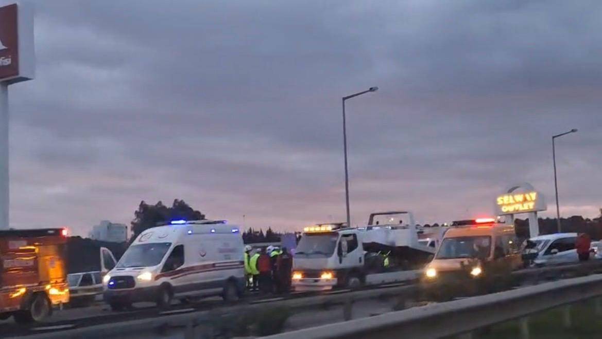 İzmir'de zincirleme trafik kazası