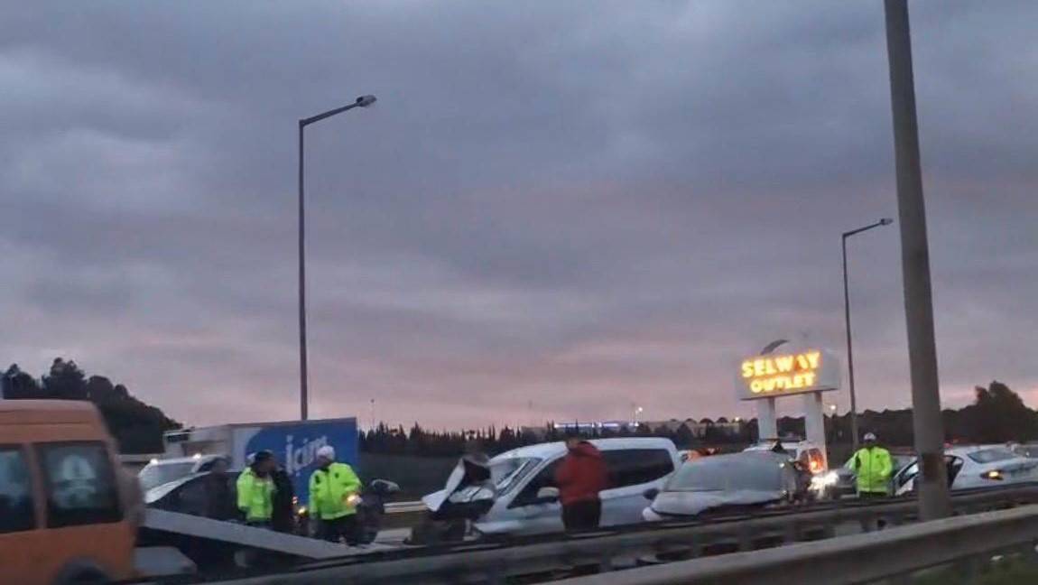 İzmir'de zincirleme trafik kazası
