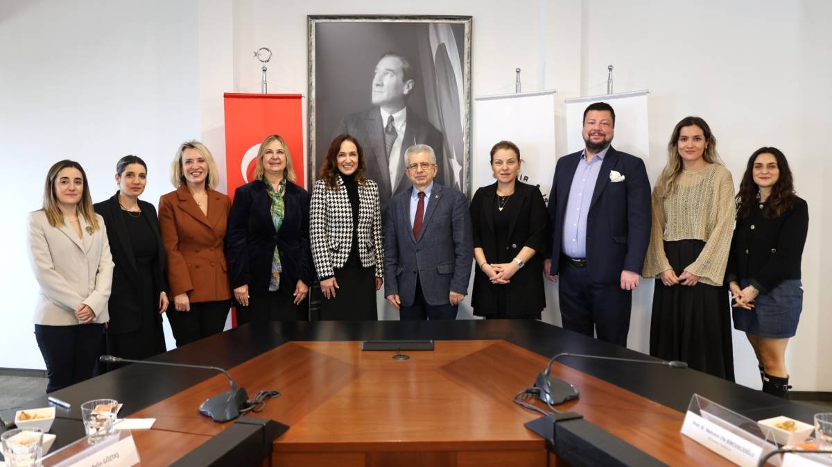 İEÜ ile Karşıyaka buluştu, kazanan çocuklar oldu