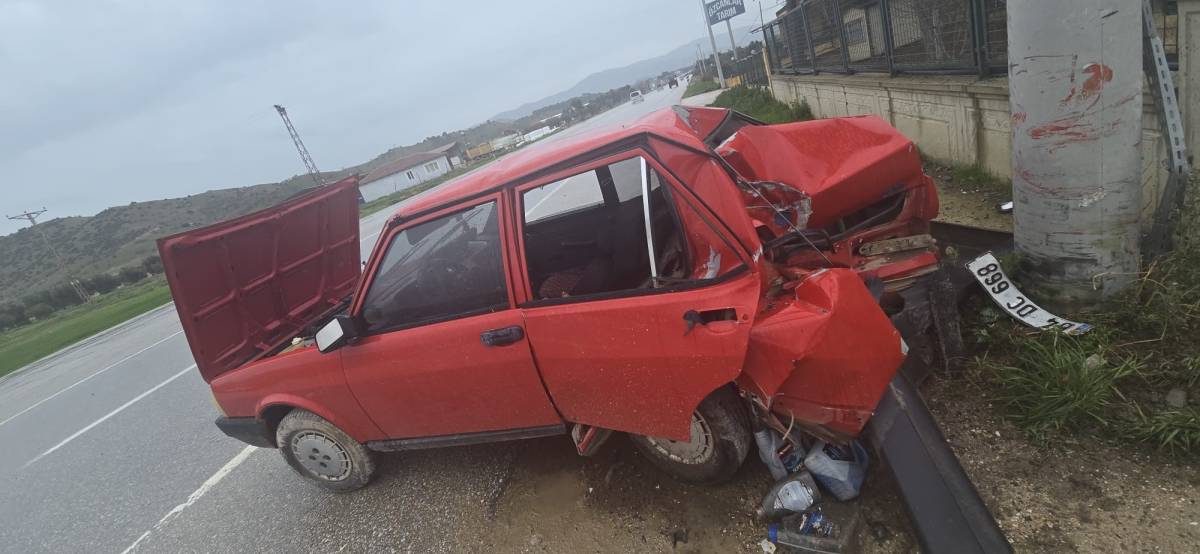 İzmir'de otomobil kontrolden çıktı