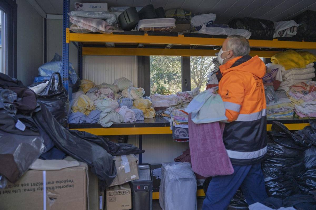 İzmir’de sosyal belediyecilik ısıtıyor