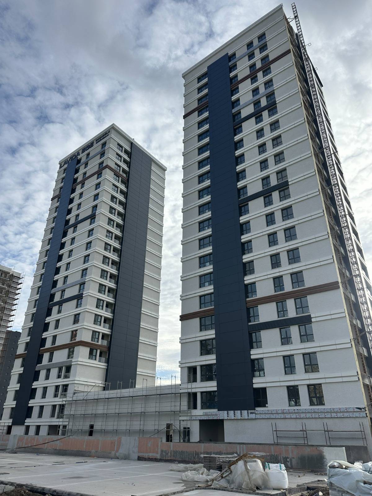 İzmir’de güvenli kent hedefiyle dönüşüm süreci sürüyor