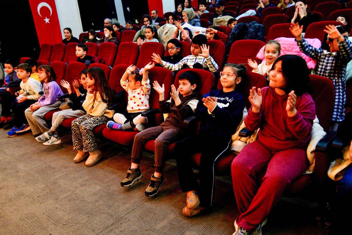 Bornova’da Yarıyıl Tatili Tiyatroyla Şenleniyor