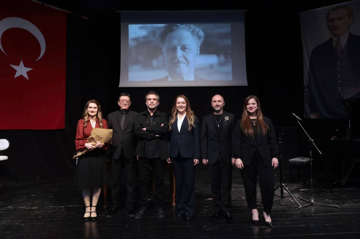 Konak’ta Nazım’a unutulmaz anma