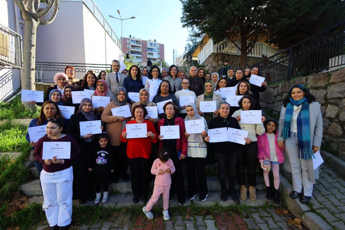 Karabağlar Mutfak Akademi’de Kadın Emeği Taçlandı