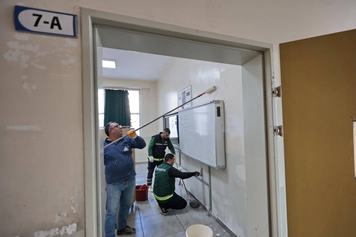 Öğrenciler tatilde, Konak Belediyesi ekipleri iş başında