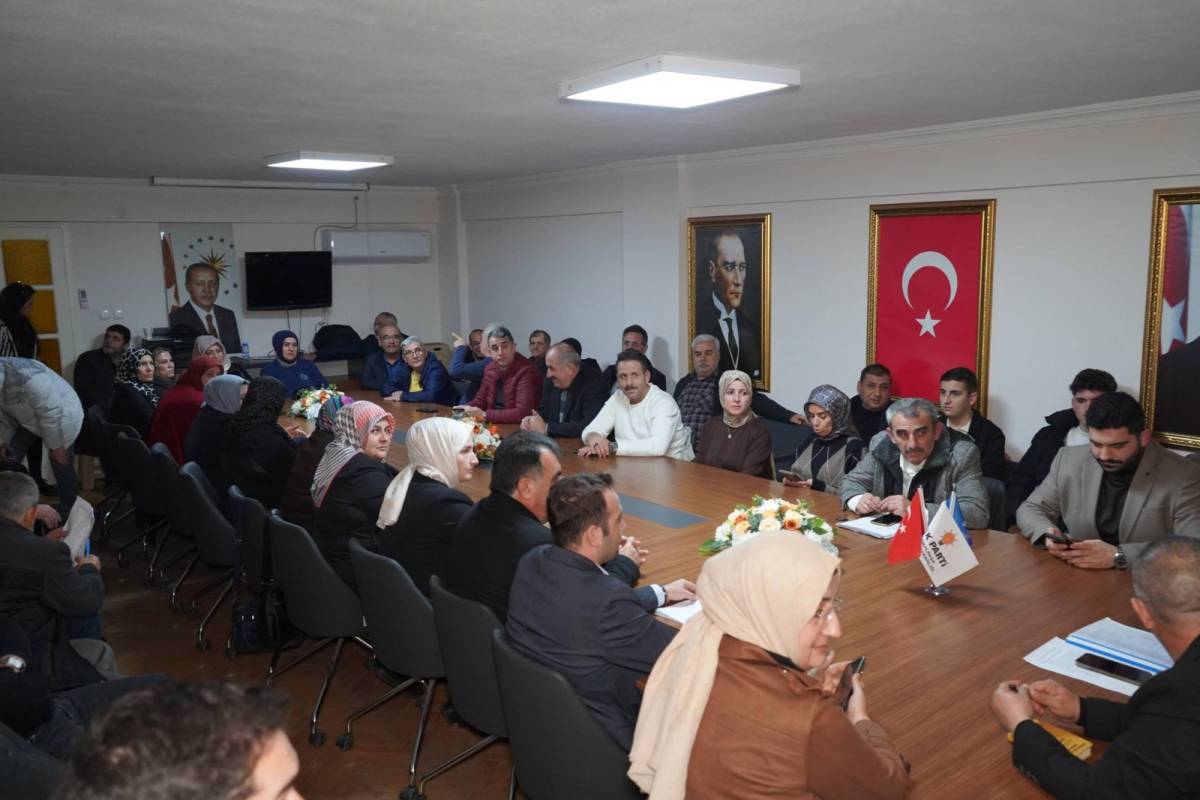 AK Parti Kemalpaşa İlçe daraltılmış danışma Meclisi toplantısı yapıldı