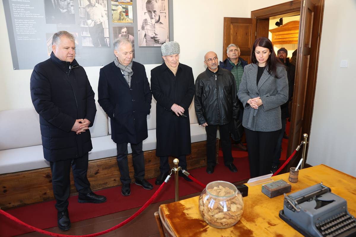 Yaşlanmaz şair çocuk Necati Cumalı 105 yaşında