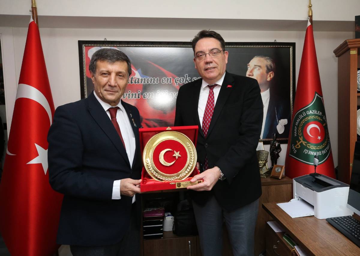 Karşıyaka’da gaziler ve şehit ailelerine anlamlı ziyaret