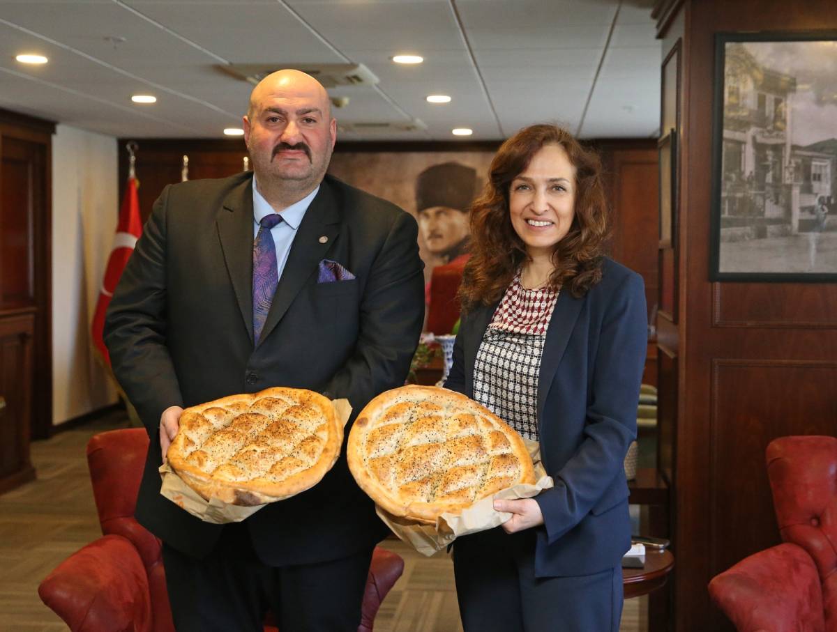 Karşıyaka’da “Askıda Pide” kampanyası başladı