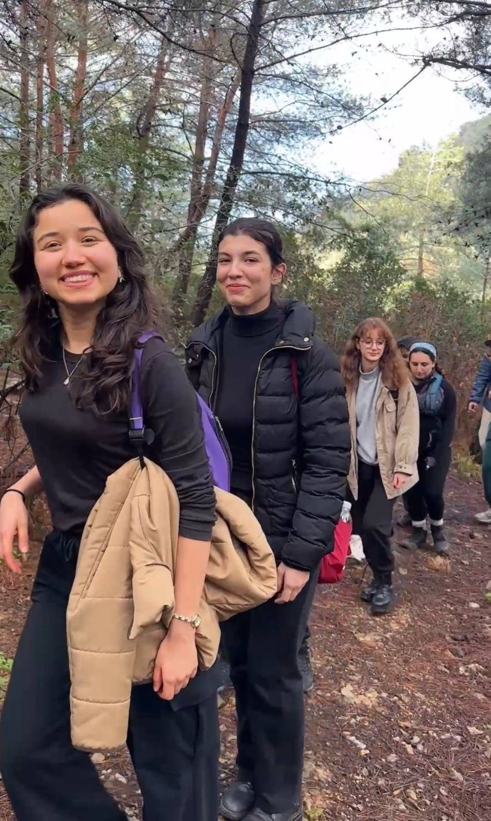 Gençler hem yürüdü hem sosyalleşti