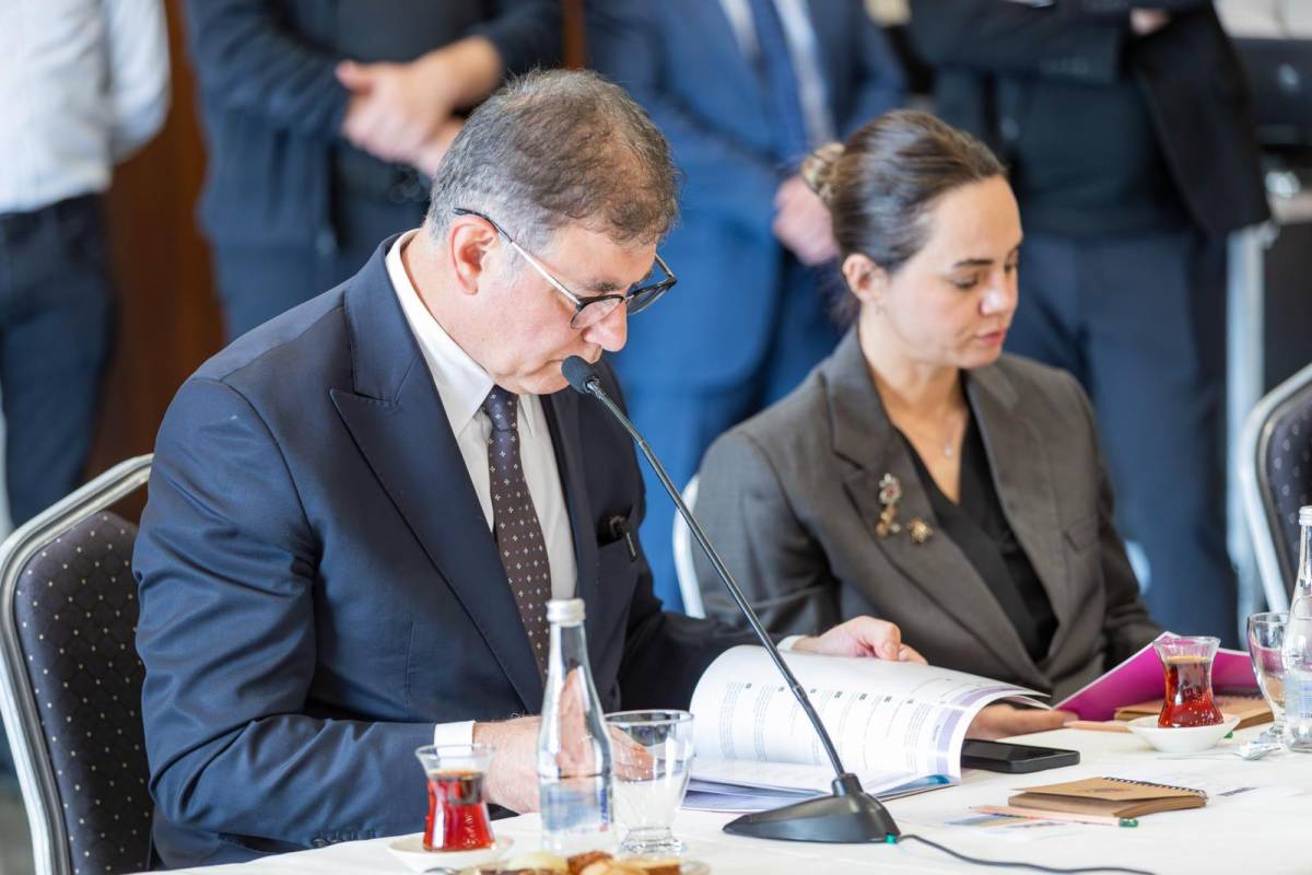 Başkan Tugay’dan kadın mücadelesine güçlü çağrı