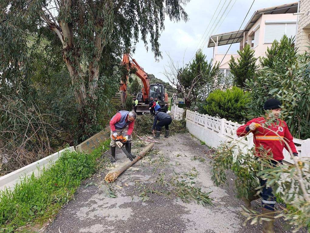 Menderes Belediyesi’nden Vatandaşa Temizlik Desteği