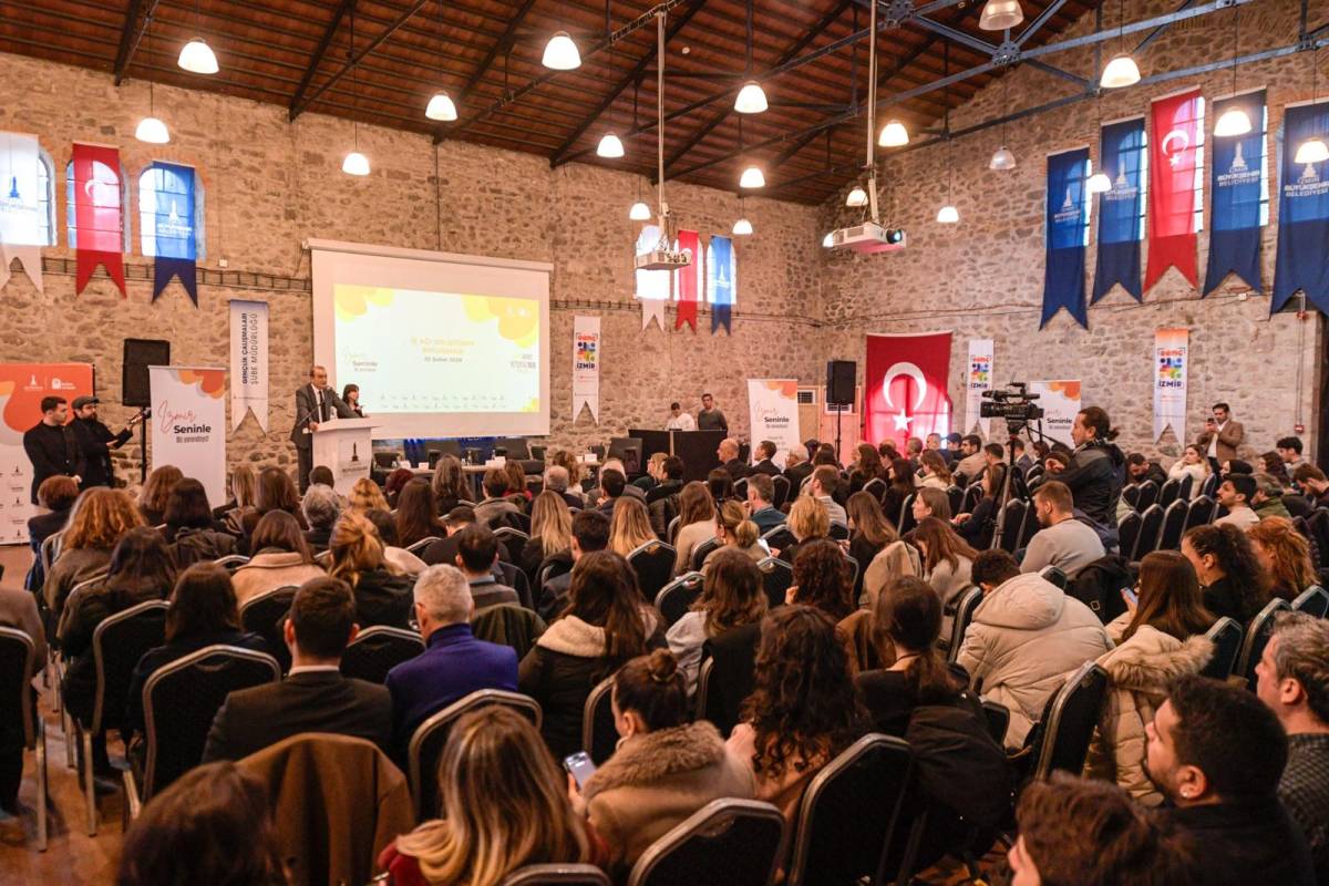 “İzmir Seninle” ile gençlere güçlü kariyer köprüsü