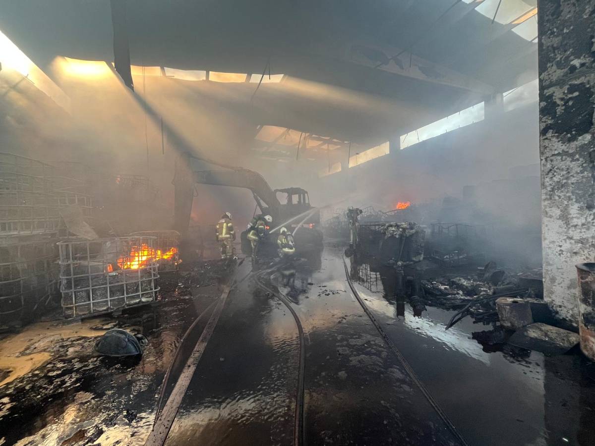 Torbalı’daki fabrika yangını kontrol altına alındı