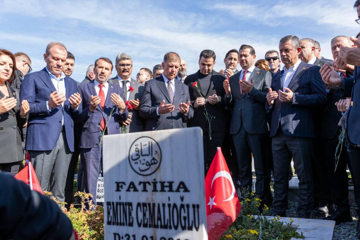 CHP Lideri Özel ve Başkan Tugay Hatay'da