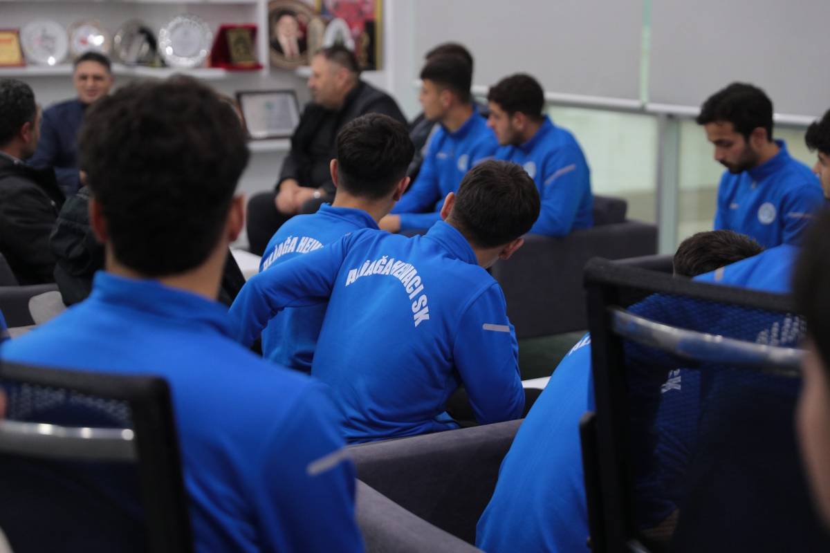 Aliağa Helvacı Spor U-18 Takımı İzmir Şampiyonu Oldu