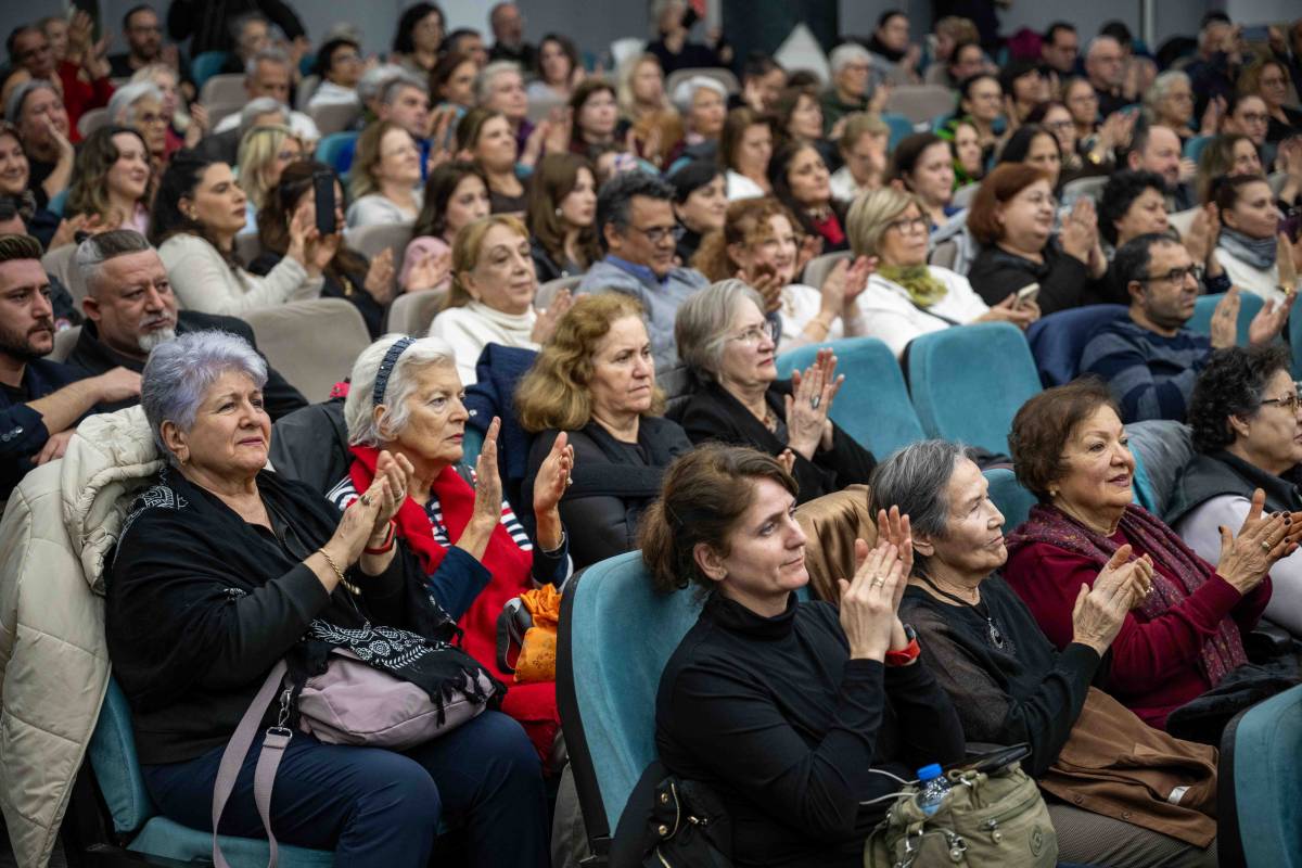 Müzikle laik Cumhuriyet vurgusu