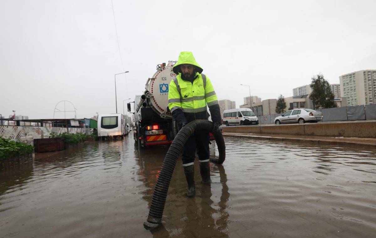 İzmir’de 187 su baskını ihbarına müdahale edildi