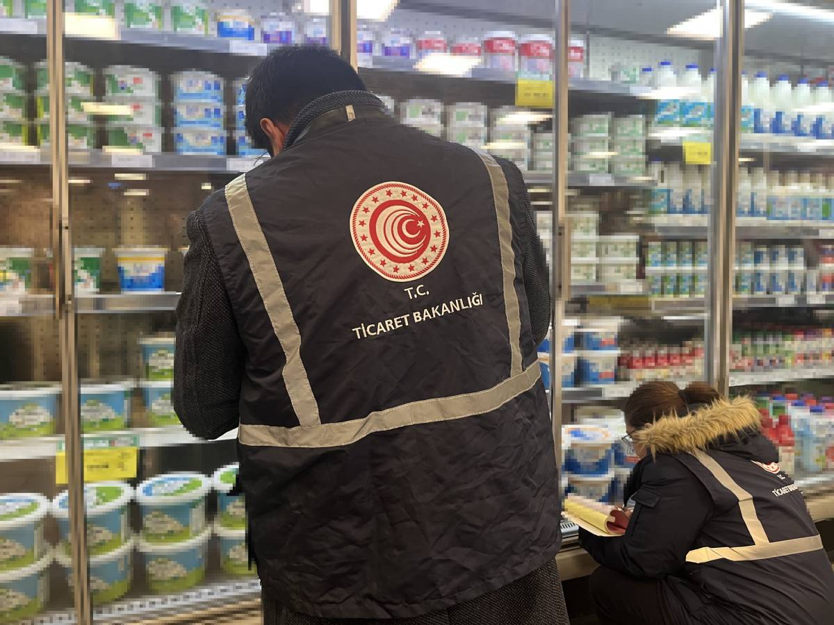 İzmir'de Ramazan öncesi market denetimi