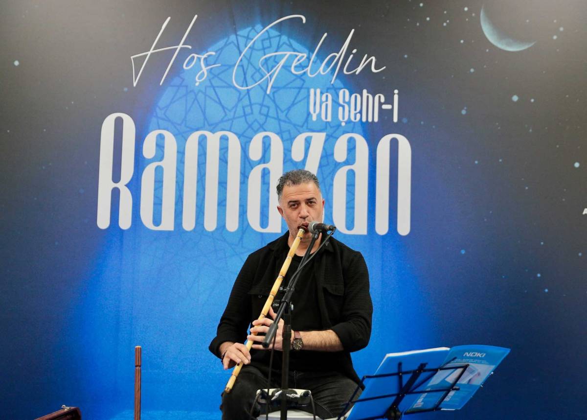 Aliağa'da ilk iftar: Büyük katılımla başladı