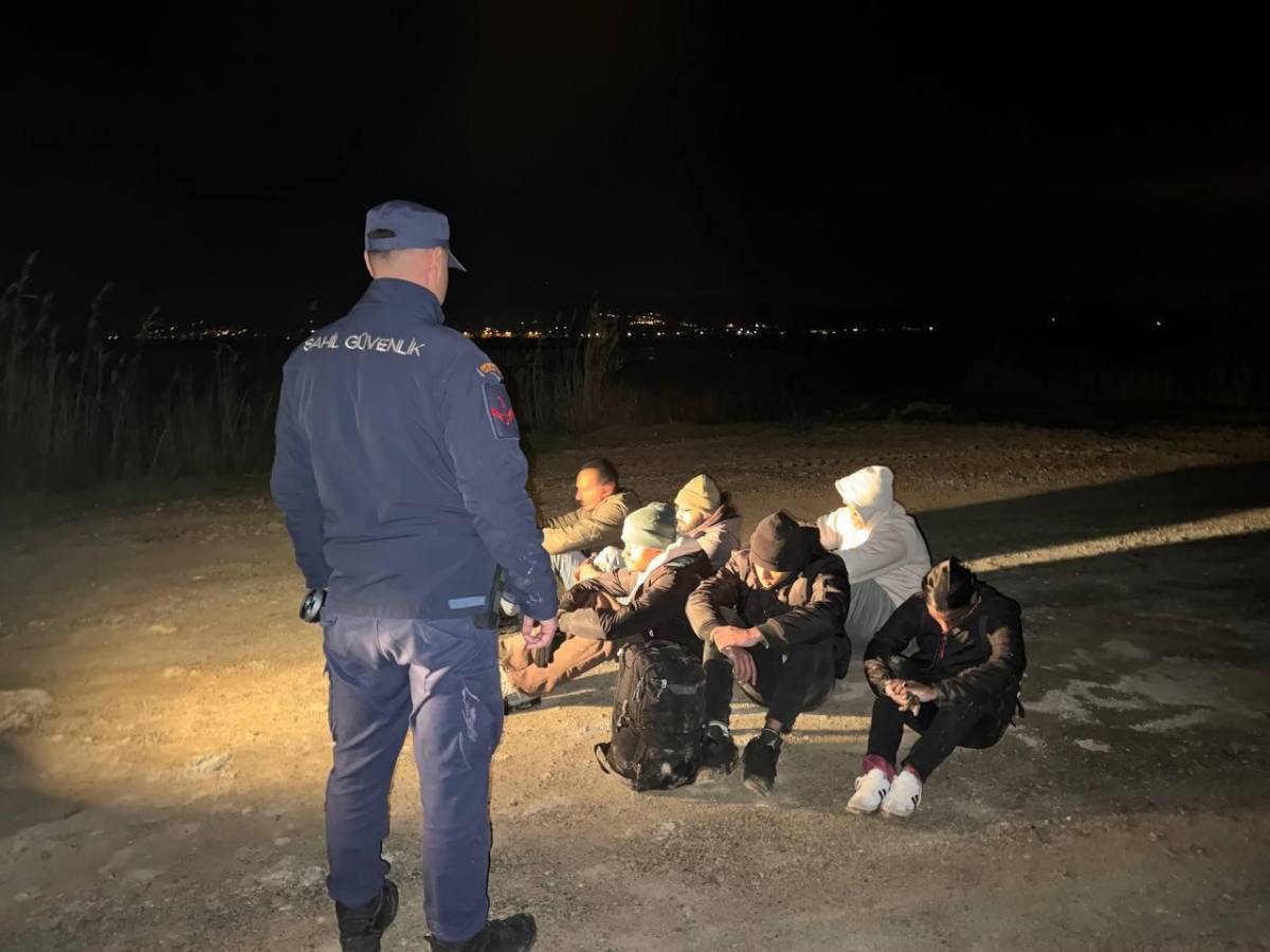 İzmir'de 30 düzensiz göçmen yakalandı