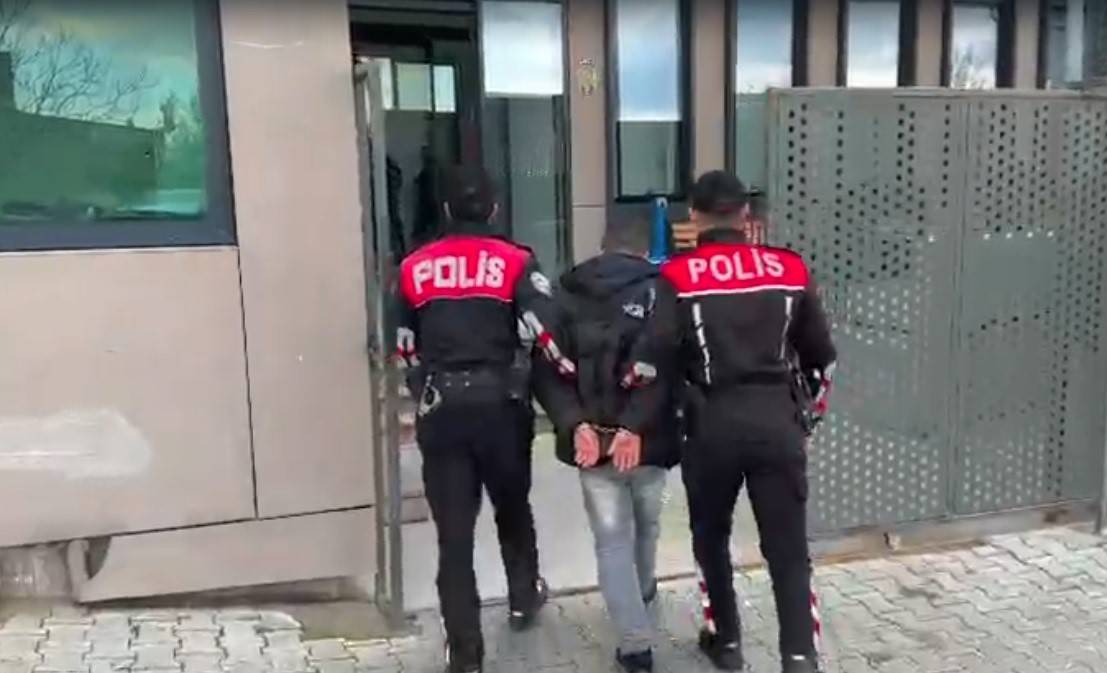 İzmir’de 17 yıl hapisle aranan firariyi 'Yunuslar' yakaladı