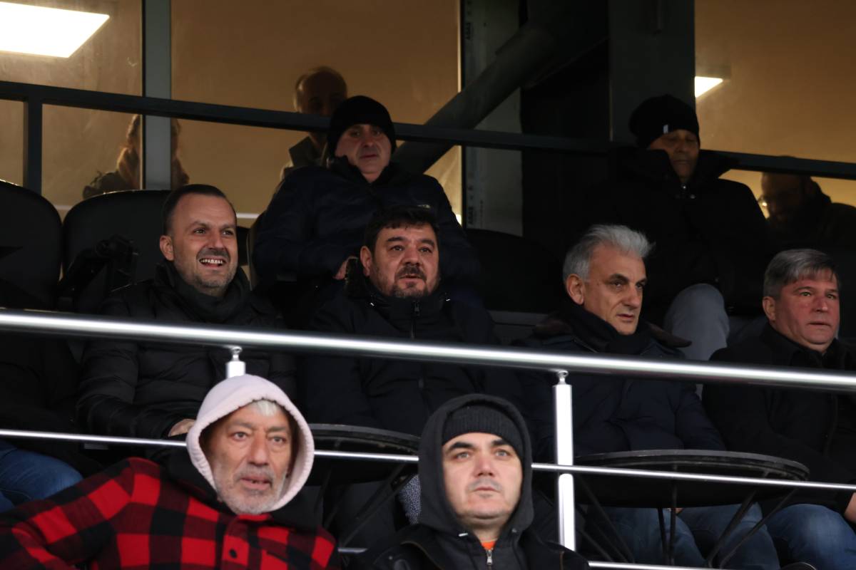 Menemen FK, Bursaspor Teknik Direktörü Er'e tepki gösterdi
