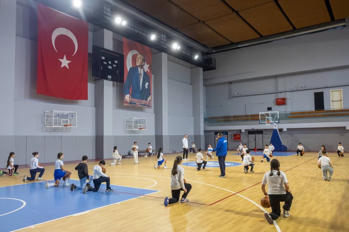 Başkan Mutlu’dan spor okullarına sürpriz ziyaret