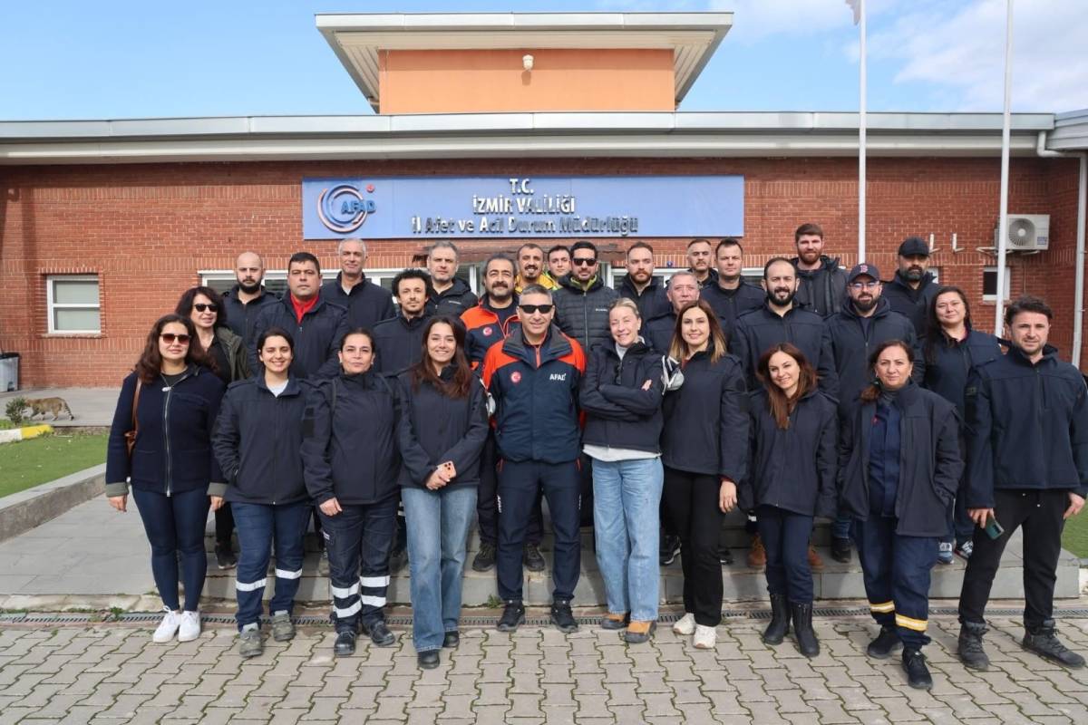 Bayraklı'da Arama Kurtarma Ekipleri AFAD Eğitimini Tamamladı