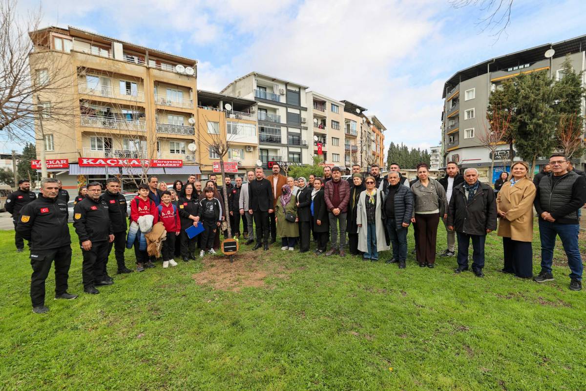 Buca’da 6 Şubat’ta kaybedilenler fidanlarla anıldı
