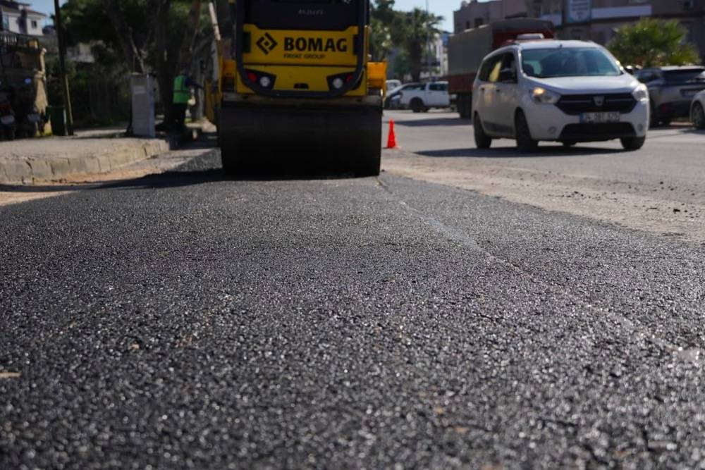 Çeşme Belediyesinden yol yenileme seferberliği