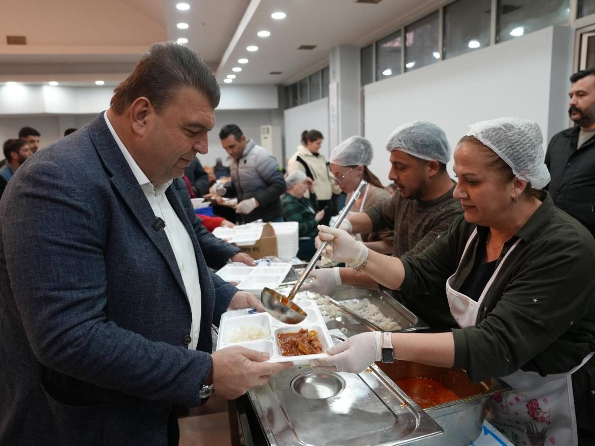 Seferihisar’da Ramazan dayanışması ilk iftarla başladı