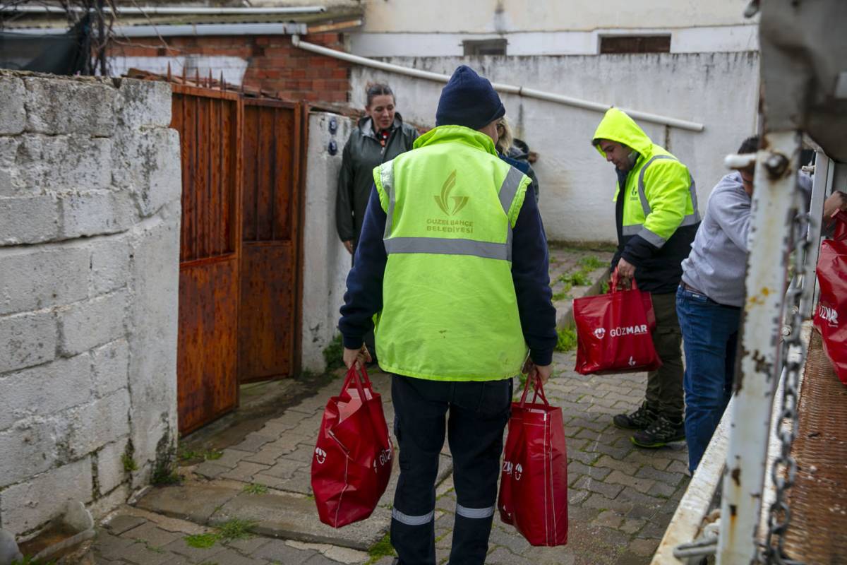 Güzelbahçe 350 Aileye 3 Milyonluk Ramazan Desteği