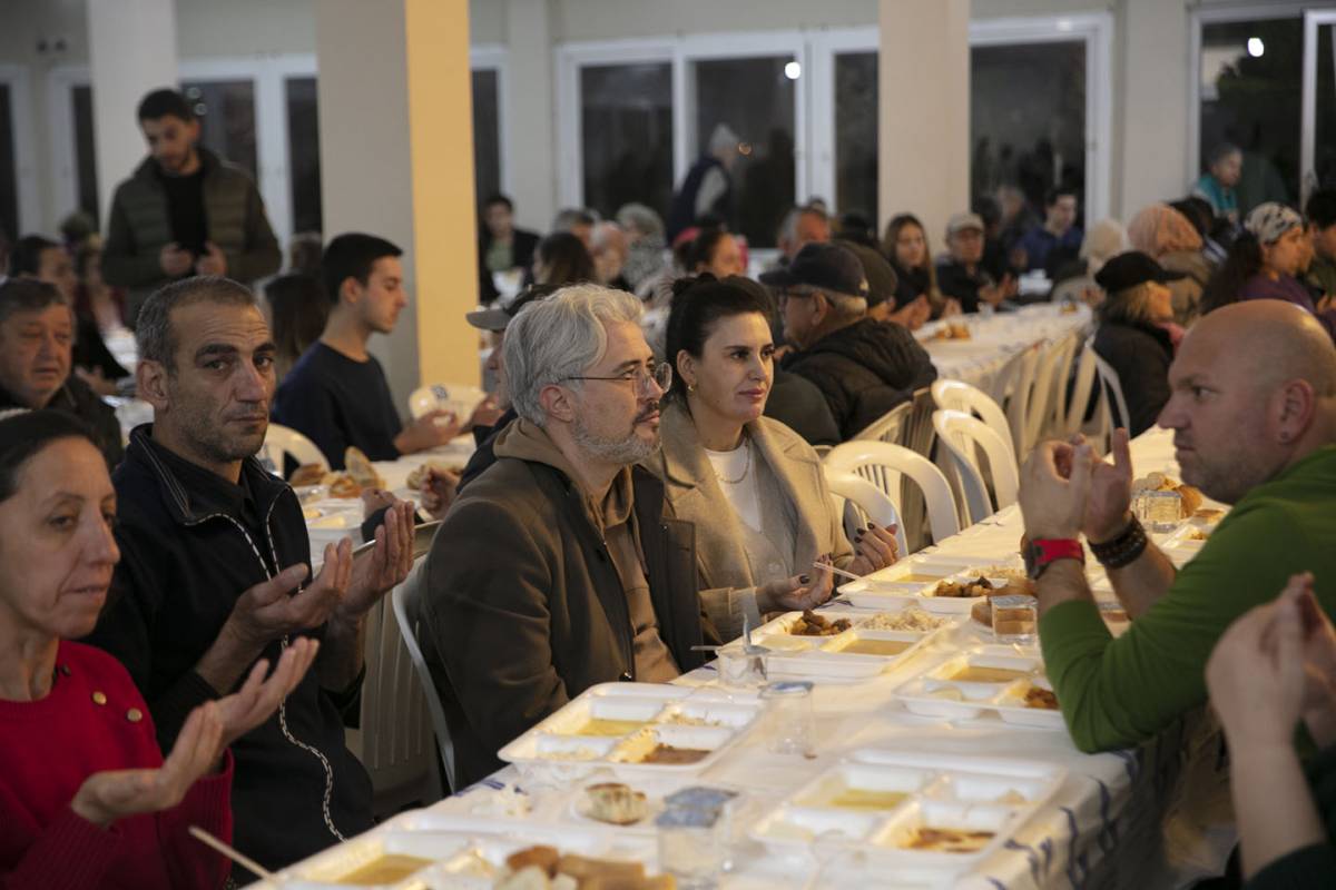 Güzelbahçe'de ilk iftar sofrası kuruldu