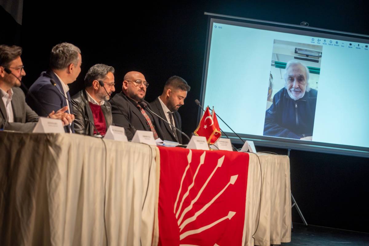 Romanların sesi Konak’tan yükseldi