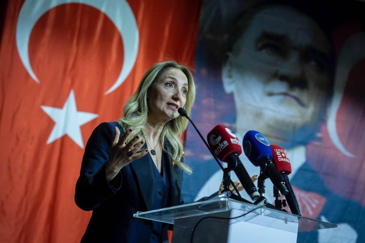 Romanların sesi Konak’tan yükseldi