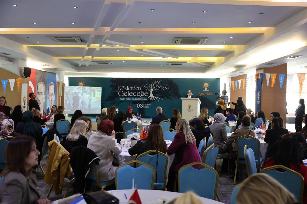 AK Kadın İzmir’den ‘Teşkilat Çalıştayı’