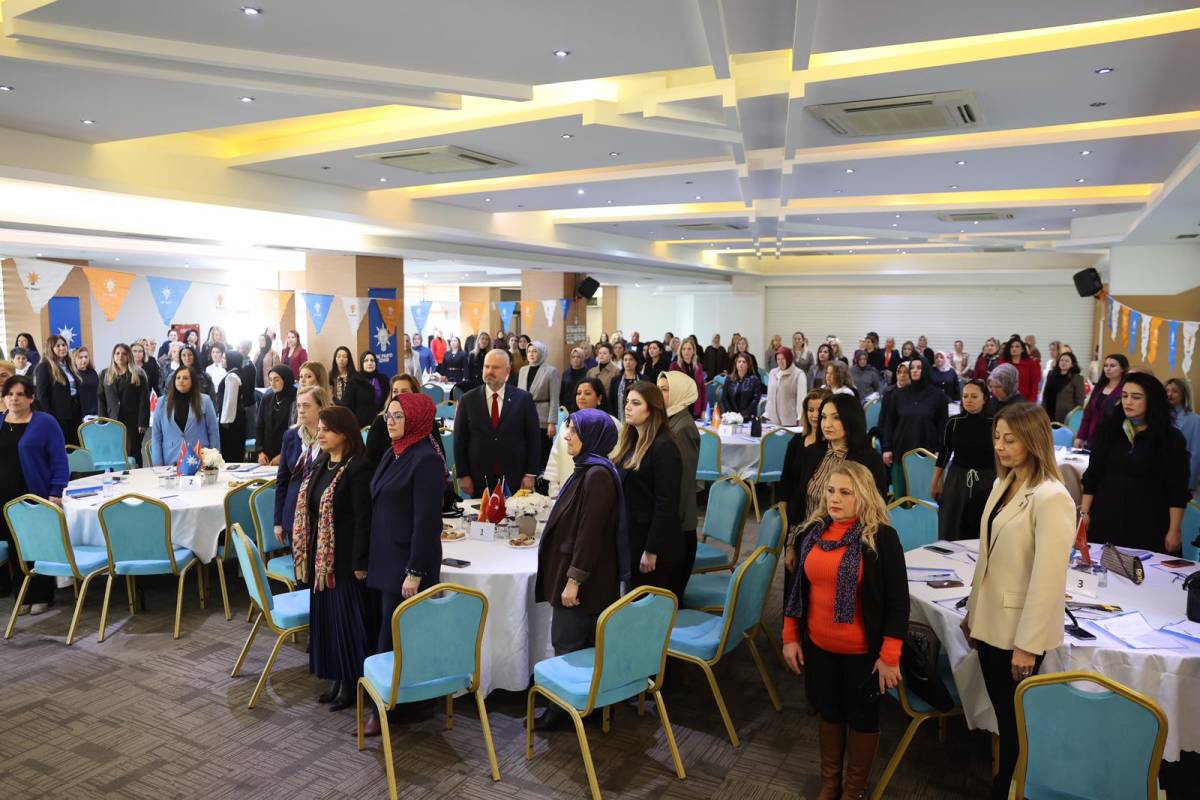 AK Kadın İzmir’den ‘Teşkilat Çalıştayı’