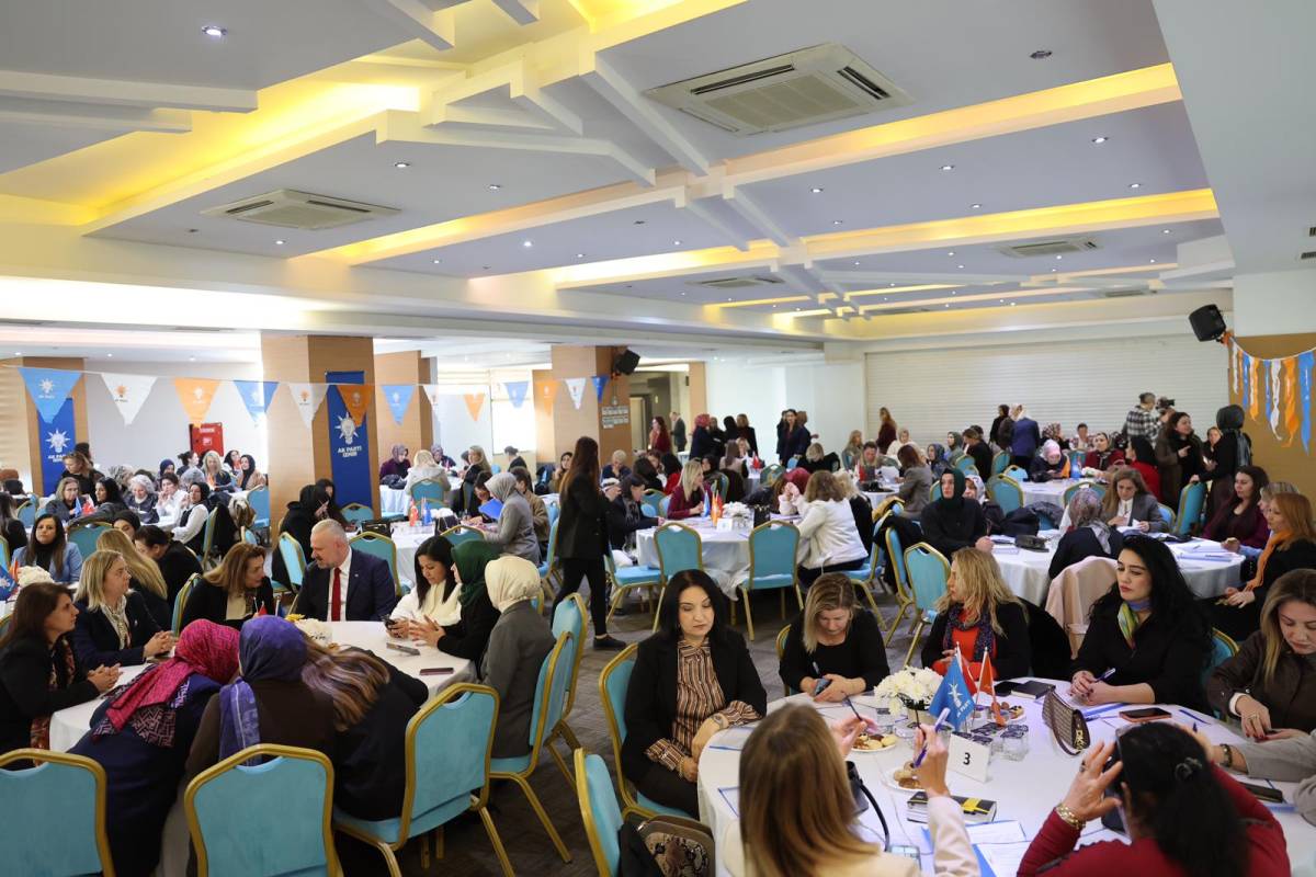 AK Kadın İzmir’den ‘Teşkilat Çalıştayı’