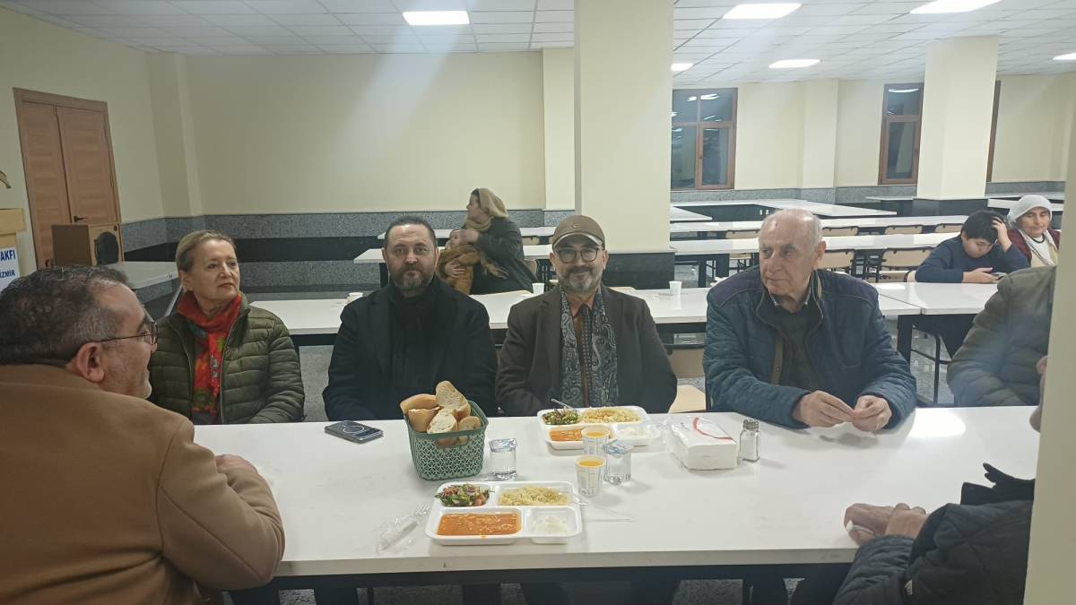 Hasan Ünal, Cemevi’nde Canlarla Lokma Paylaştı