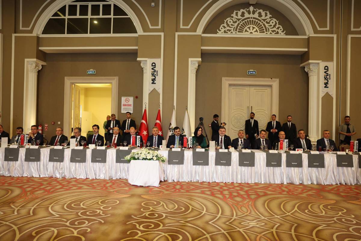 Başkan Saygılı, MÜSİAD İzmir iftarında konuştu