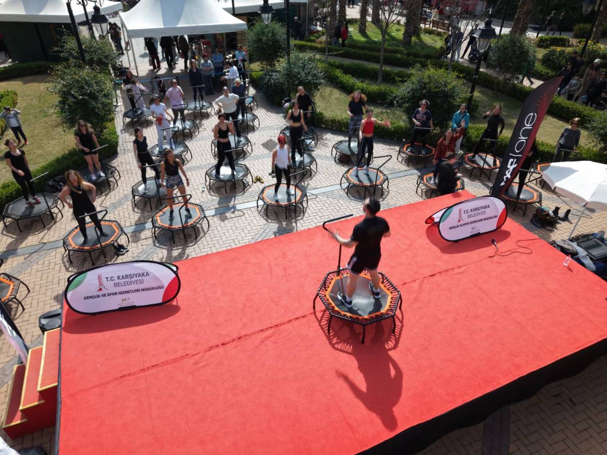 8 Mart’ta Karşıyaka’dan özgürlük çağrısı yükseldi