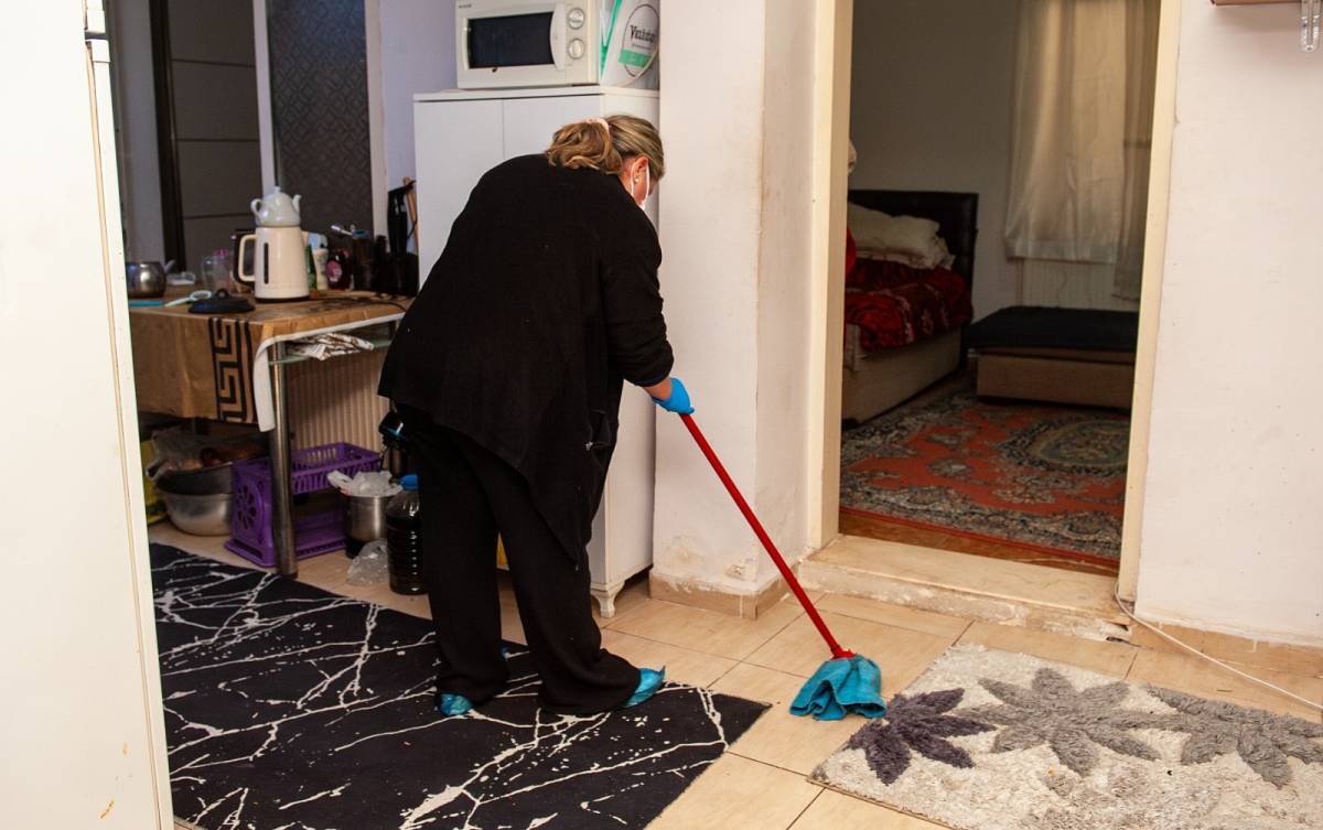 Karşıyaka’da evde temizlik hizmeti başladı