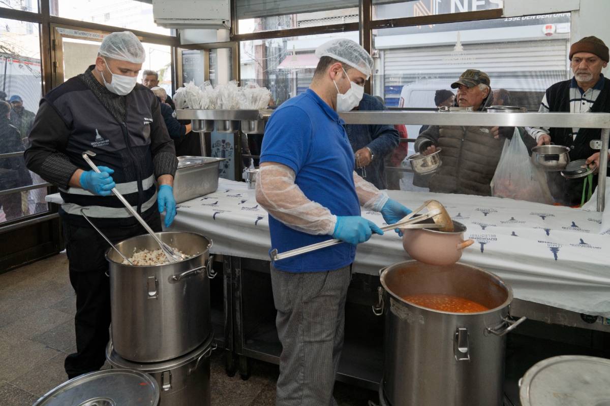 İzmir’de dayanışma seferberliği Büyükşehir milyonlara ulaştı