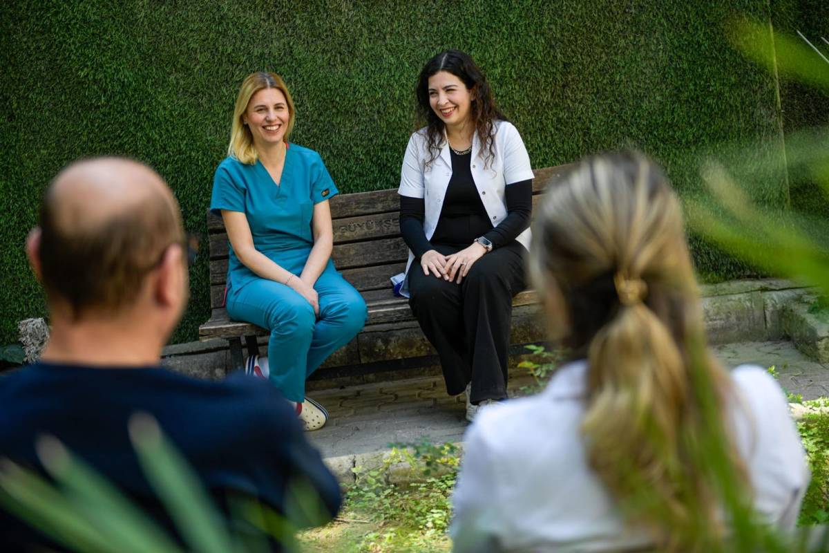 Doğdukları hastanede şifa dağıtıyorlar