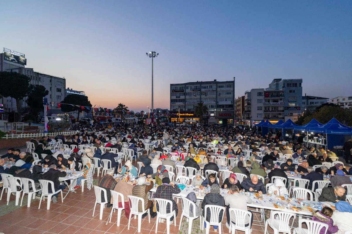Başkan Tugay iftarda Aliağa halkı ile bir araya geldi