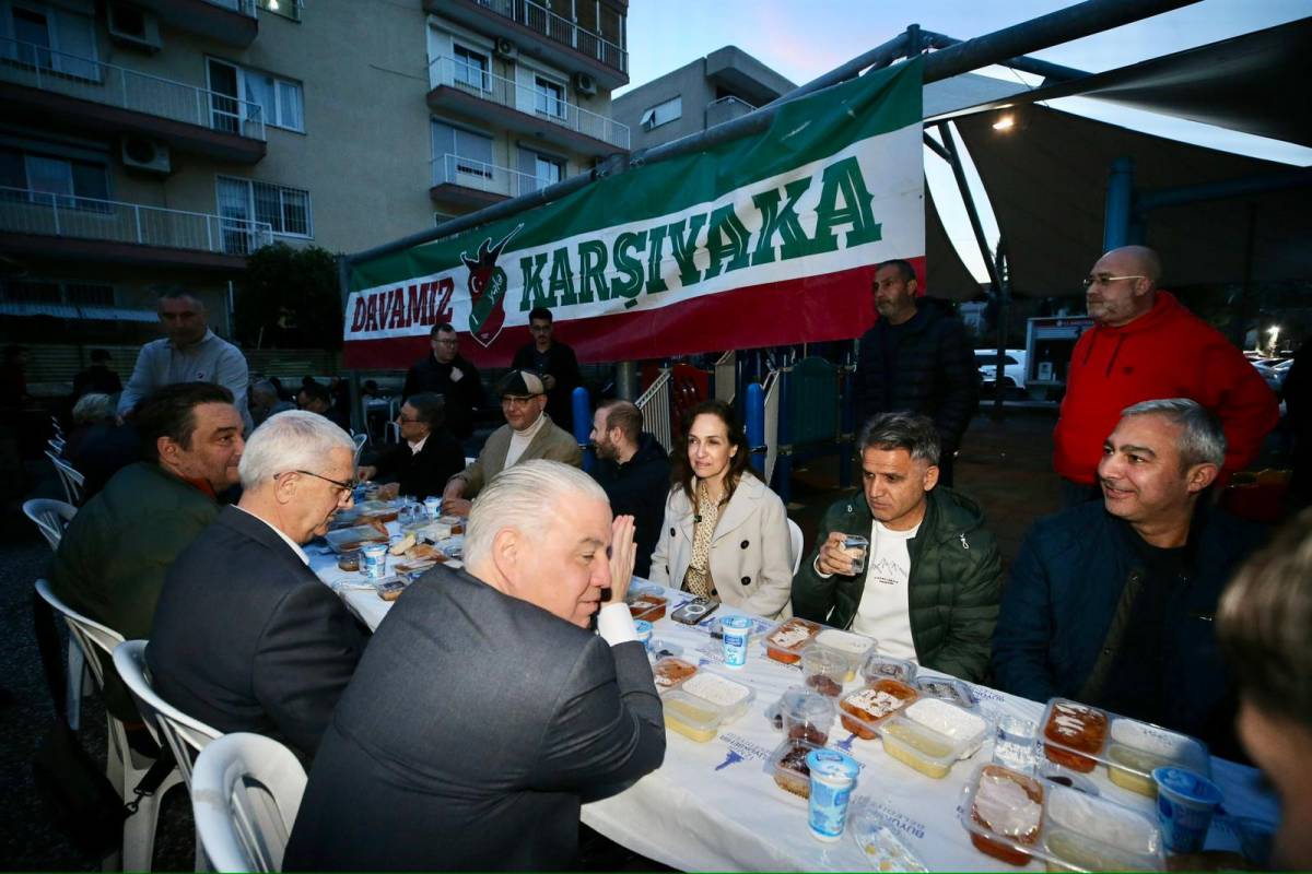 Başkan Ünsal taraftarlarla iftarda buluştu