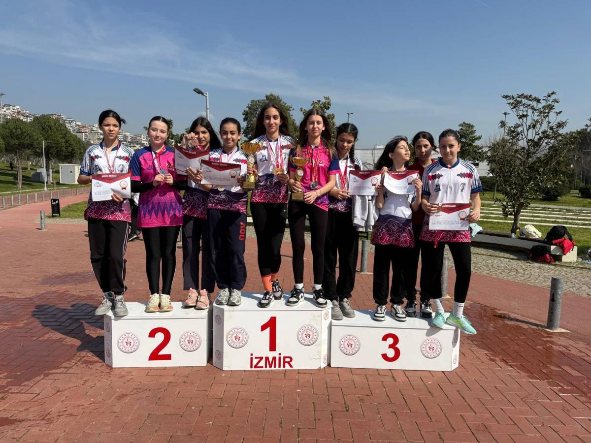 Atatürk Ortaokulu Öğrencileri Oryantiringde İzmir’e Damga Vurdu