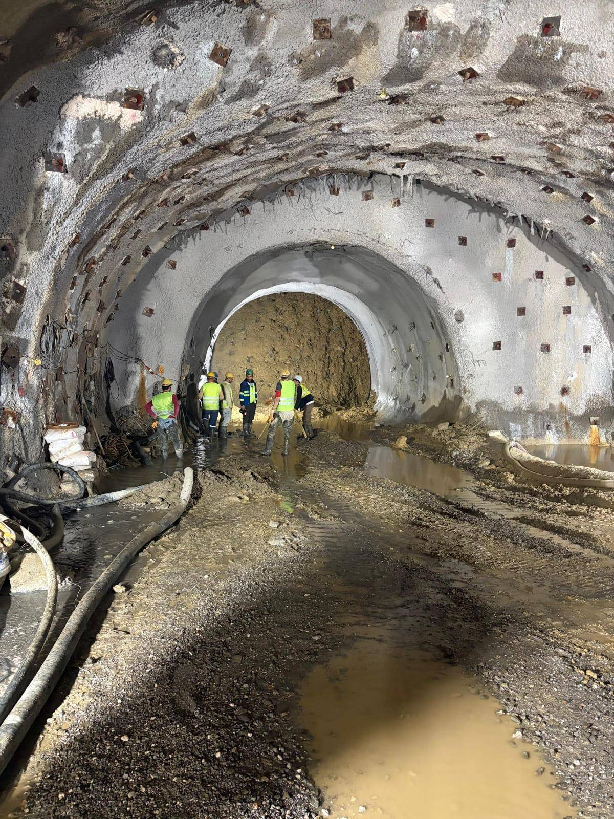 Dev projeler tamamlanıyor: İzmir trafiği rahatlıyor